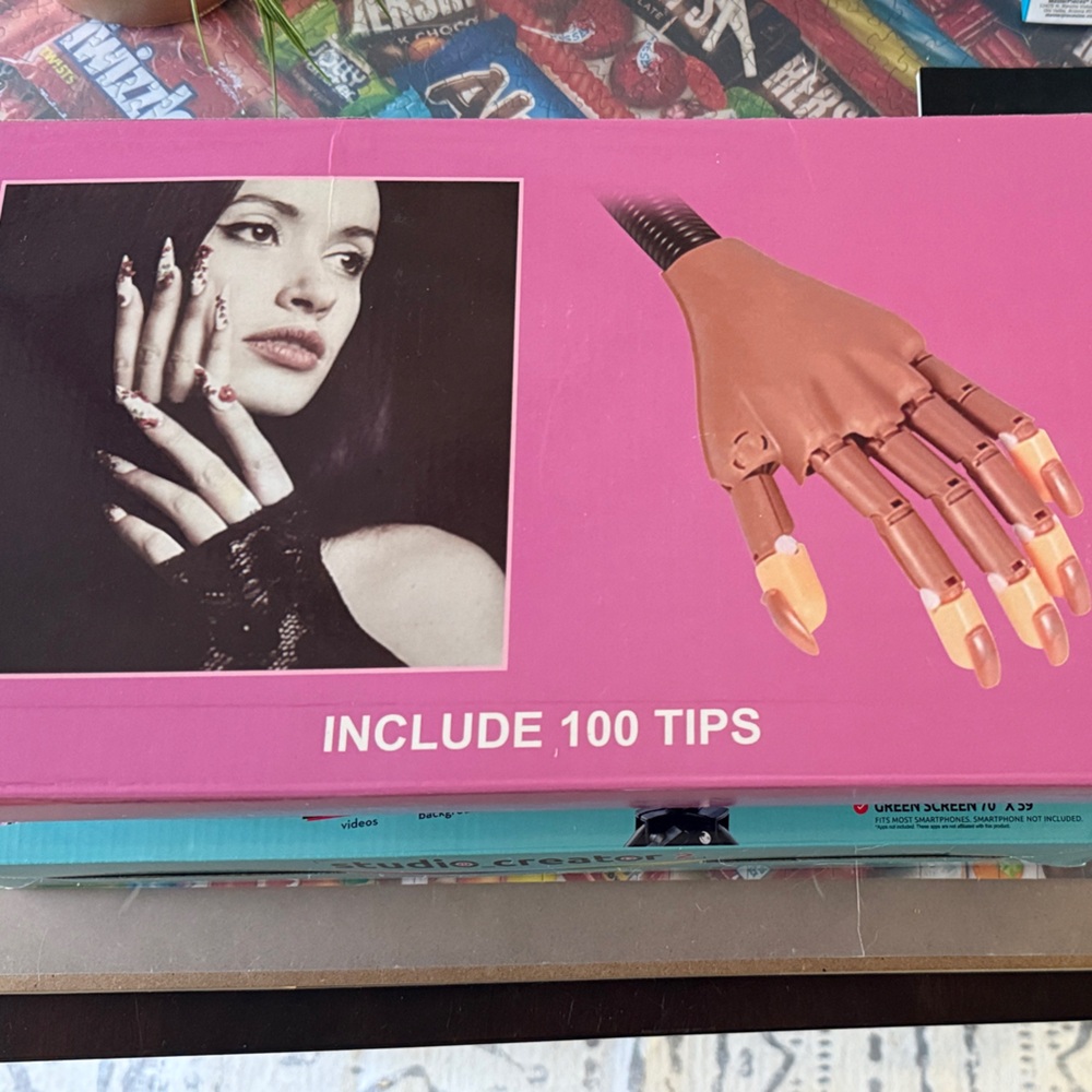 Nail Practice Hand with 100 Tips